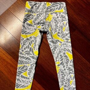 Alo Yoga Airbrush Compression Leggings Palm Spring Zest Yellow Tropical - M